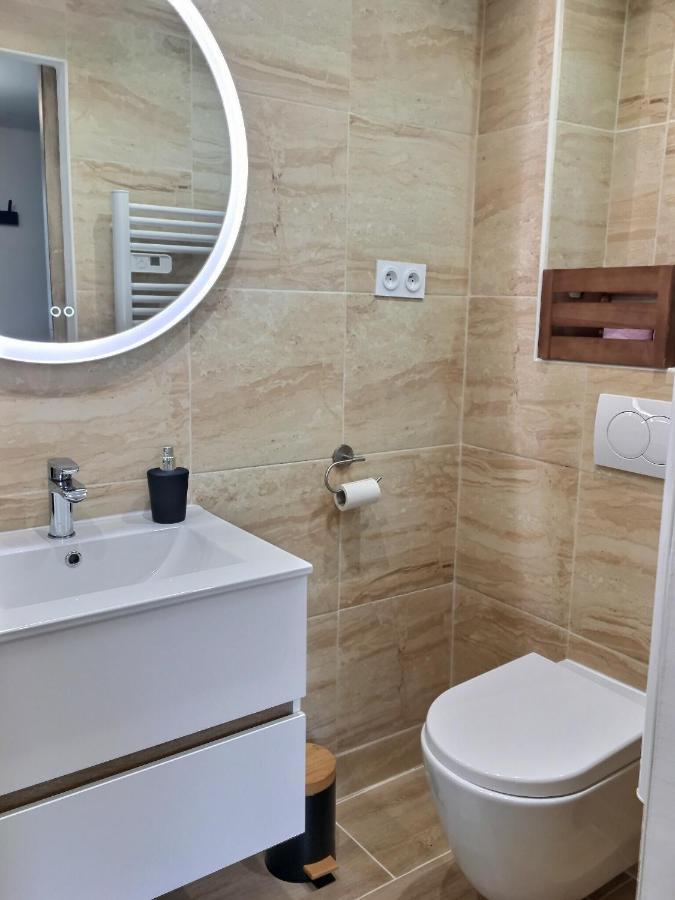 Bleu Lavande - Coquet Appartement Ambiance Village Istres Exterior photo