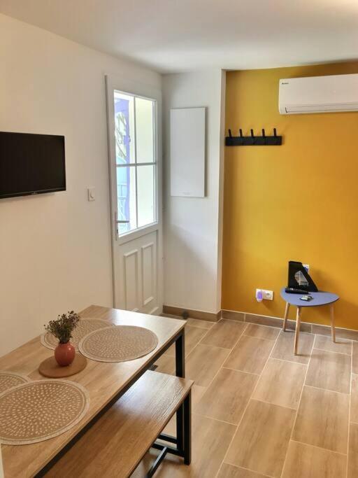Bleu Lavande - Coquet Appartement Ambiance Village Istres Exterior photo