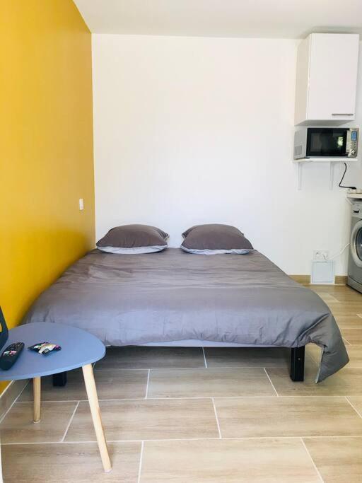 Bleu Lavande - Coquet Appartement Ambiance Village Istres Exterior photo