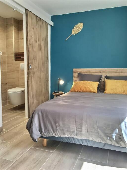 Bleu Lavande - Coquet Appartement Ambiance Village Istres Exterior photo